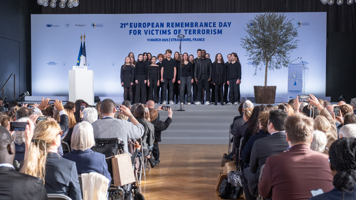 54384224383 1960571C76 O